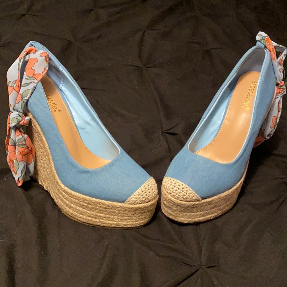 Shoedazzle denim wedges